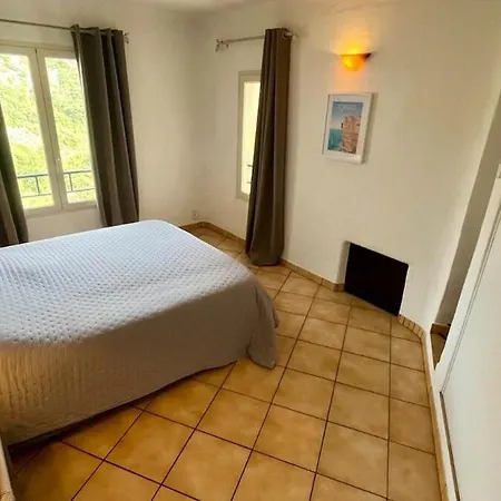 Villa Porra 100m2, Pleine Nature, Piscine, Vue *